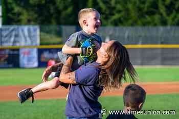 4-year-old 'Heart Hero' throws out 1st pitch at ValleyCats game