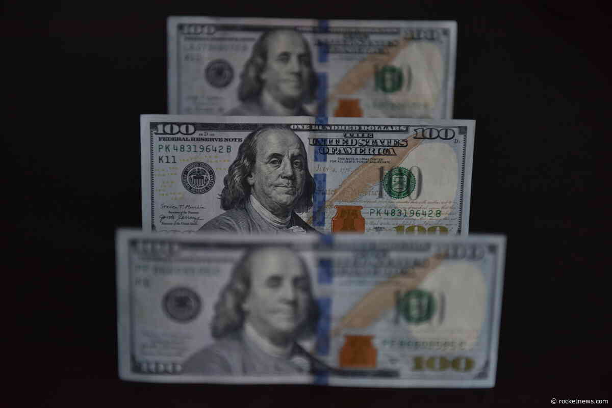 The US dollar is caught between 2 competing forces