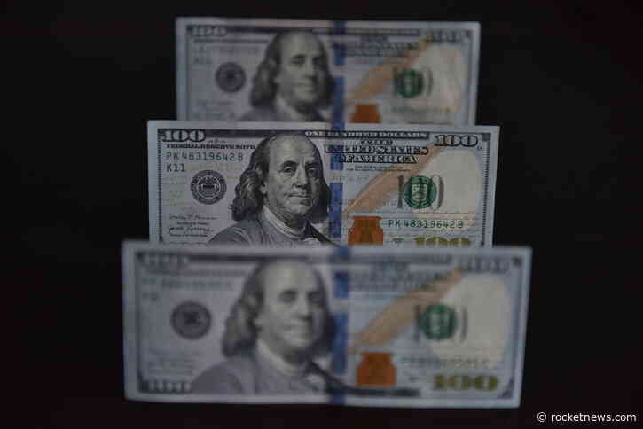 The US dollar is caught between 2 competing forces