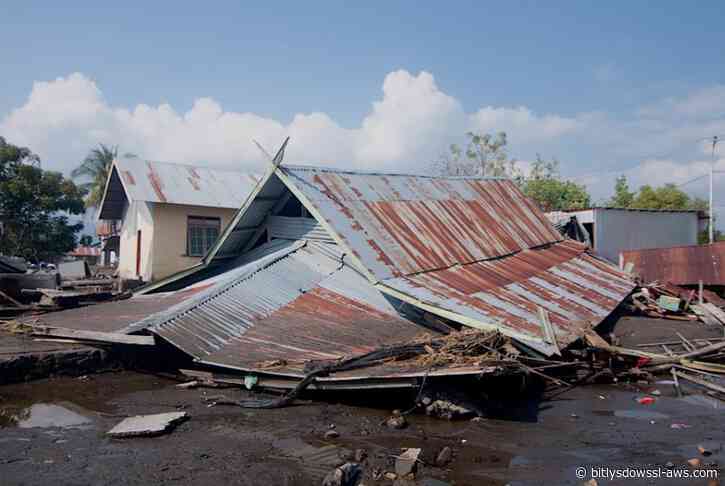Terremoto de magnitud 7,7 en Indonesia dejó al menos 38 muertos y miles de desplazados