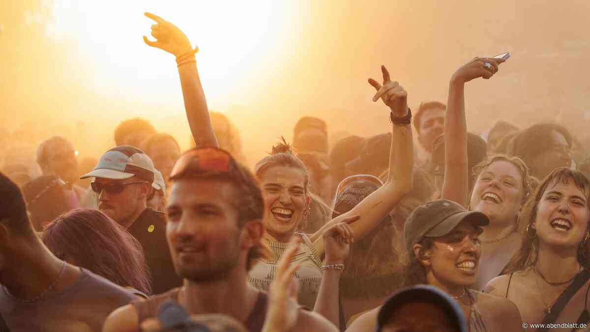 Dockville in Hamburg: Musik, Kunst, Vielfalt und Gemeinschaft – bei 35 Grad