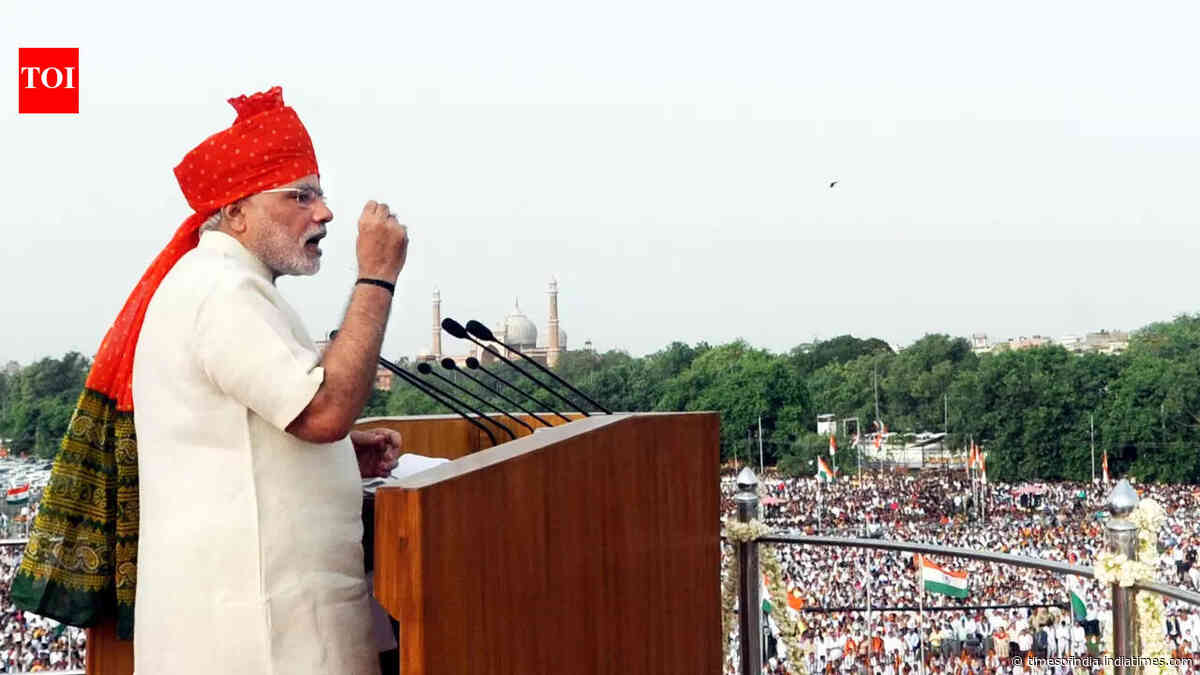 'Remove bulletproof glass or I won't speak': Ex-officer recalls PM Modi's demand on I-Day 2014