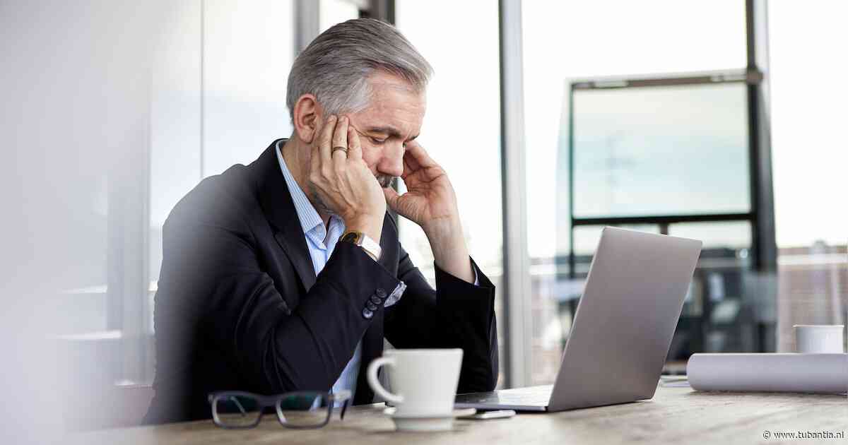 Bij de vergadering om 08.30 uur viel financial controller Bernd door de mand: hij drinkt 8 glazen per avond