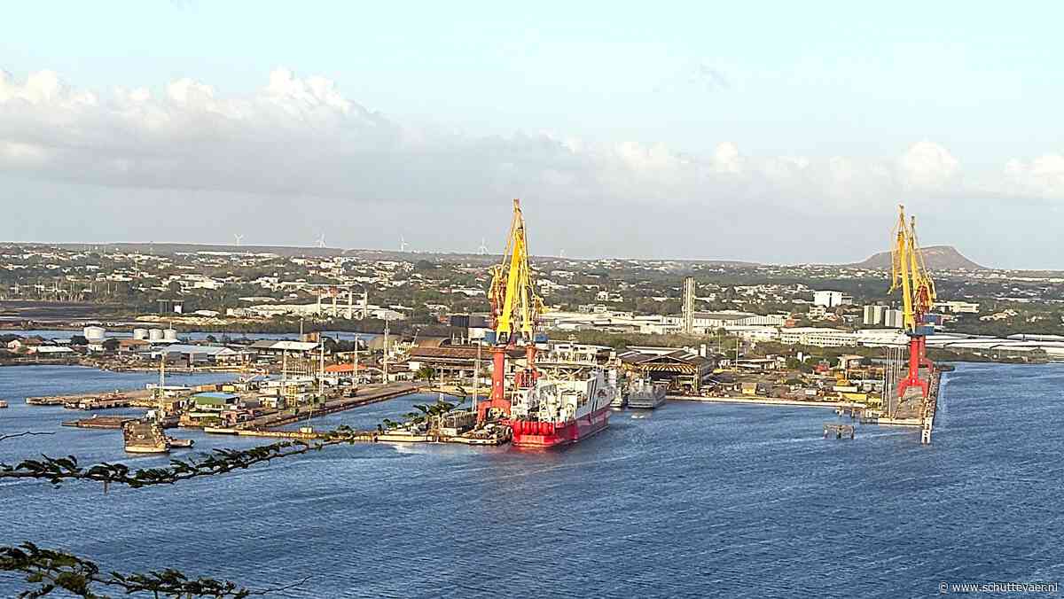 Nieuwe Liebherr torenkraan voor scheepswerf Curaçao