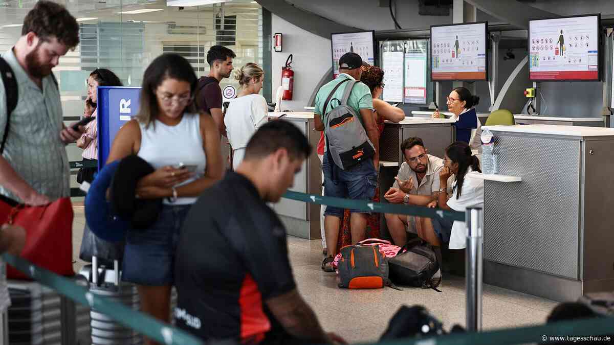 Flugbetrieb in Catania läuft wieder an - Warnstufe für Vulkan Ätna gesenkt