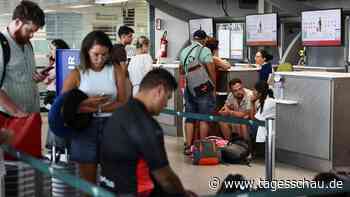 Flugbetrieb in Catania läuft wieder an - Warnstufe für Vulkan Ätna gesenkt