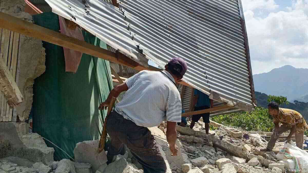 Schweres Erdbeben in Indonesien: Dutzende Tote – tausende Menschen flüchten