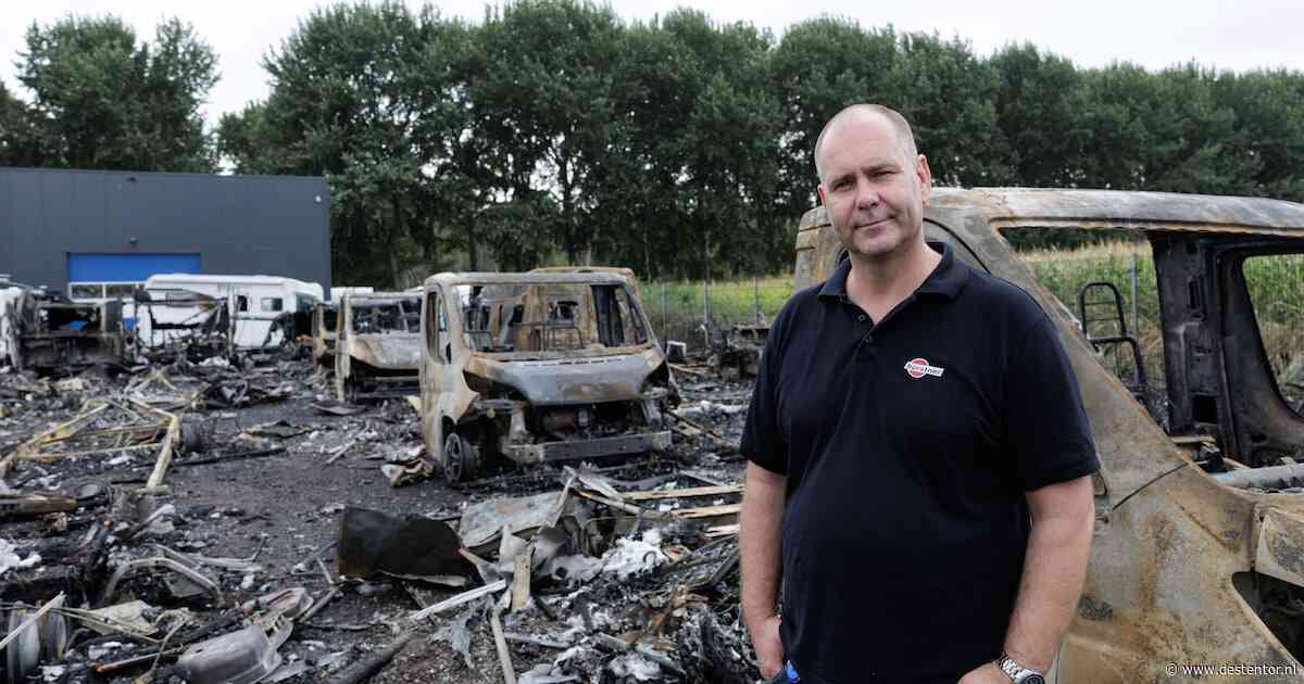 Een klant ziet  ‘een beetje rook’, even later staan veertig caravans van Ruud in lichterlaaie