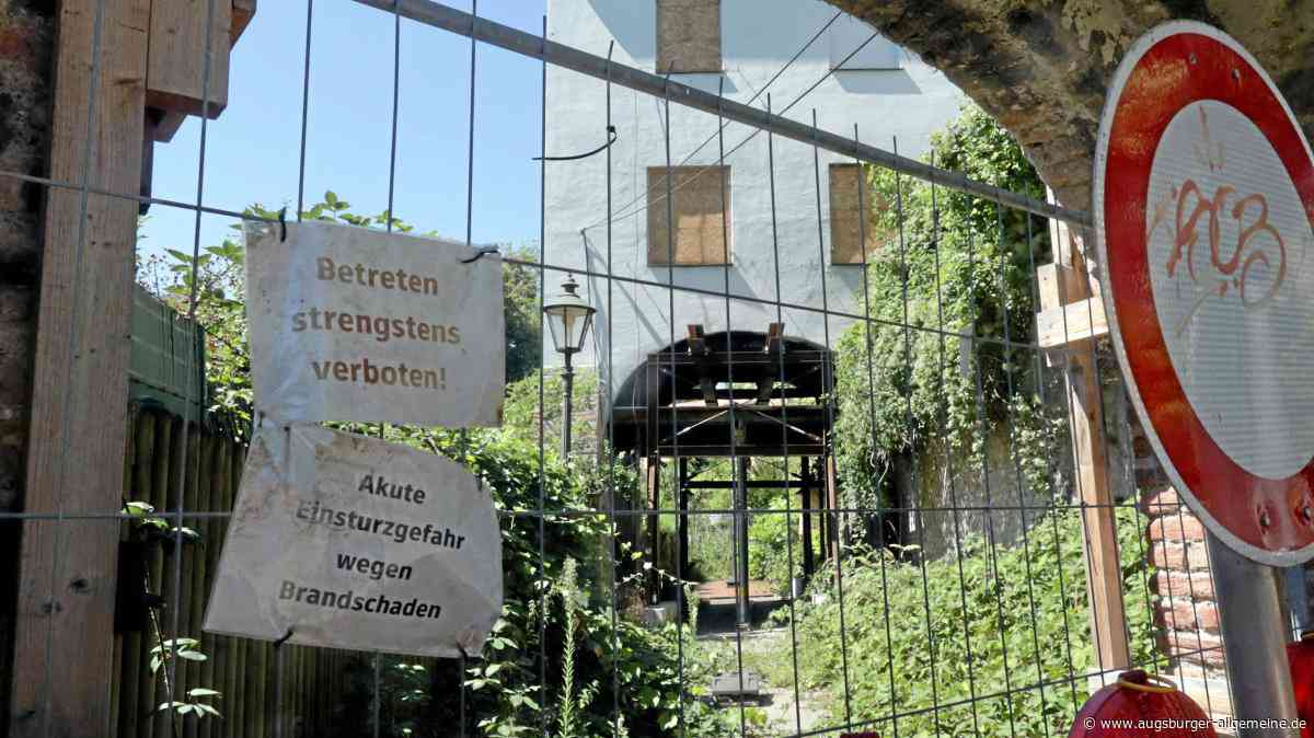 Kein Geld für die Sanierung: Beim Brandhaus am Augsburger Lueginsland herrscht Stillstand