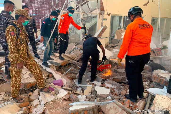 Indonesia earthquake death toll hits 47, rescuers search for survivors