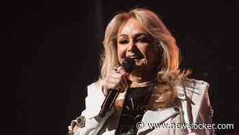Honderden mensen nemen afscheid van zangeres Bonnie Tyler