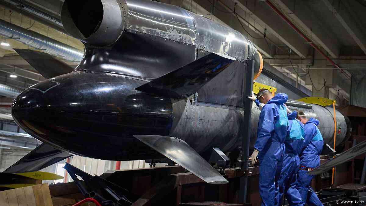 Militär: Auch Flugplatz getroffen: Ukraine feuert Flamingos auf entlegene russische Raketenfabrik