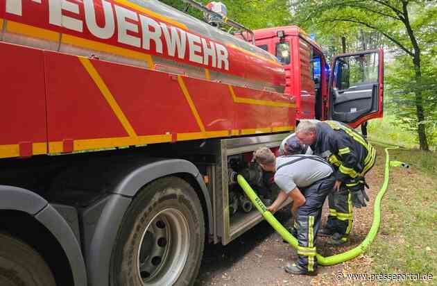 FW Königswinter: Brandausbreitung im Wald in Königswinter-Gratzfeld rechtzeitig gestoppt