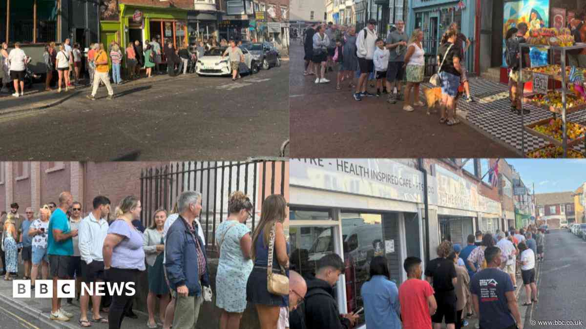 South weekly quiz: What were these people queuing for?
