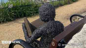 Replacement sculpture unveiled on park trail