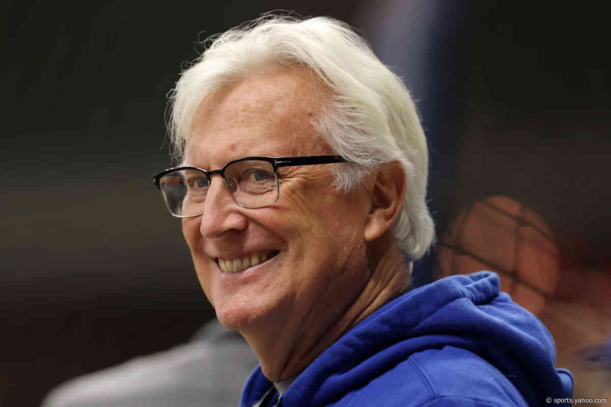 The Lakers’ record sale has another twist: Mark Walter’s brief tenure