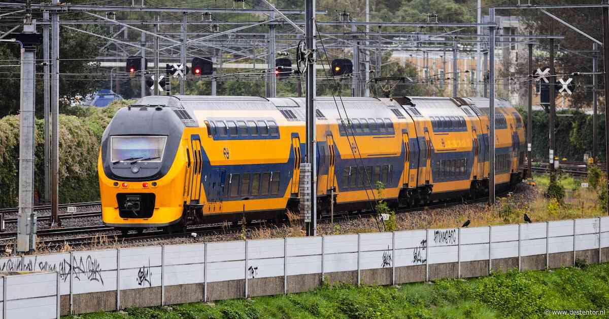 Geen treinen tussen Schiphol en Utrecht na aanrijding op het spoor