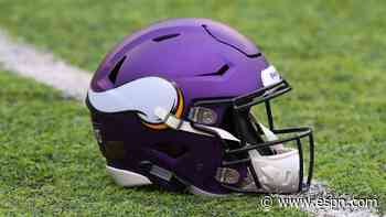 Adams carted off in Vikings' preseason debut