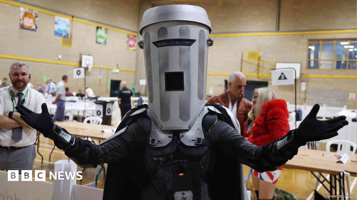 Count Binface to perform at Fringe after by-election defeat