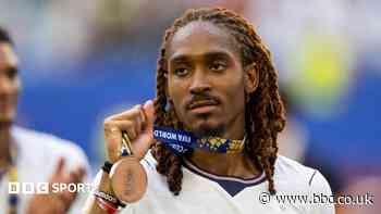 Inter sign England full-back Spence from Tottenham