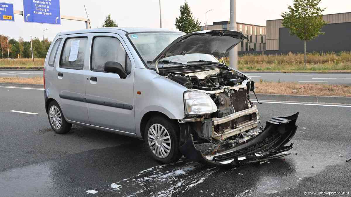 Wilde politieachtervolging stopt als gestolen auto in vlammen opgaat