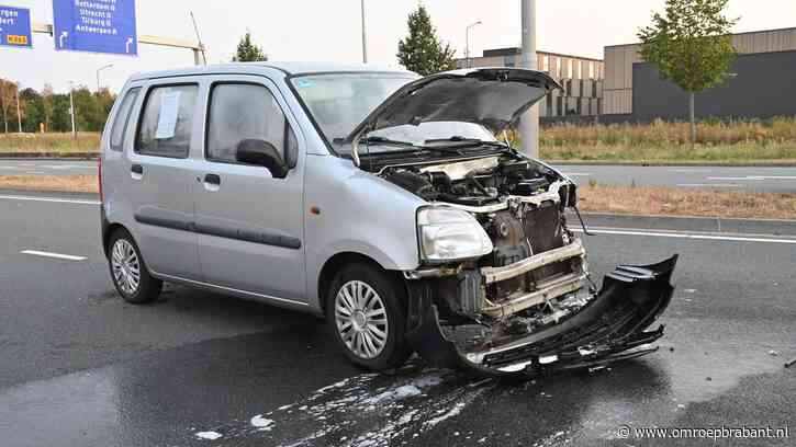 Wilde politieachtervolging stopt als gestolen auto in vlammen opgaat