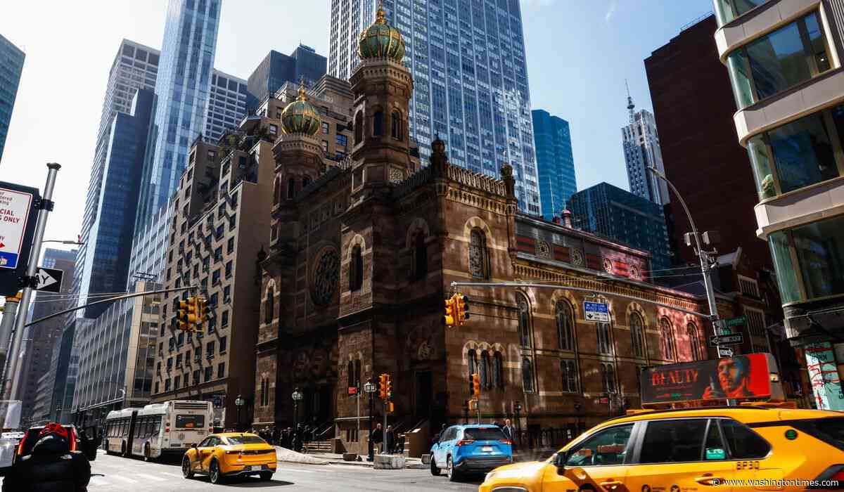 Hate crime charges filed in Manhattan synagogue attack