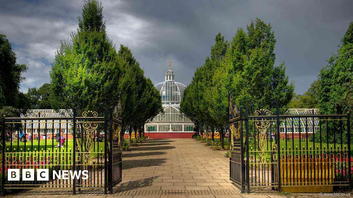 Consultation planned on future of Glasgow's Queen's Park glasshouse