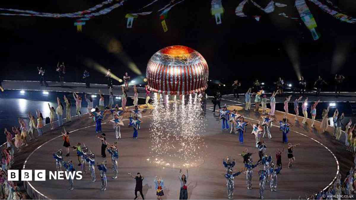 'Flying' teacake and giant Nessie from  Commonwealth Games to be auctioned off