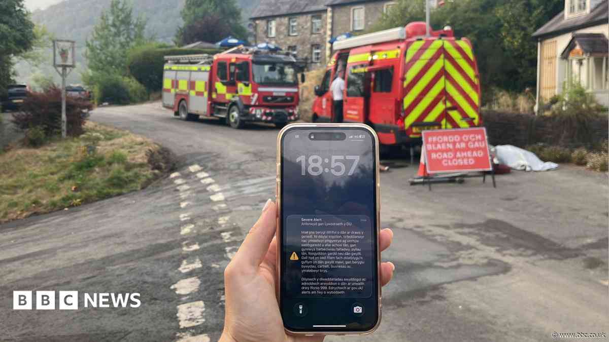 Emergency alert sent in Welsh then English causes debate