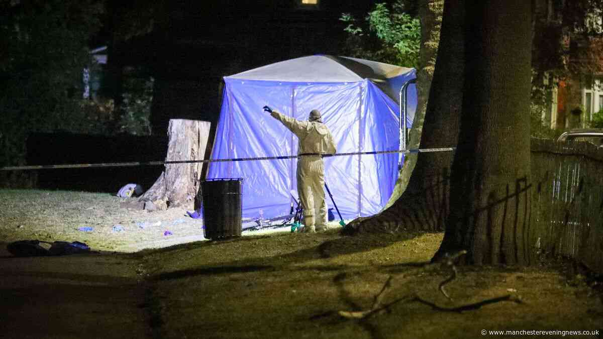 Huge cordon in place as police respond to major incident in south Manchester