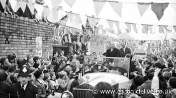 How the World Cup-winning Charlton brothers returned home to Ashington in triumph