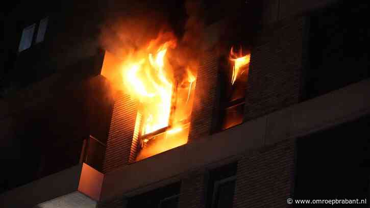 Grote woningbrand in flat Oosterhout, bewoners geëvacueerd