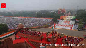 In a first, Vande Mataram sung at Red Fort