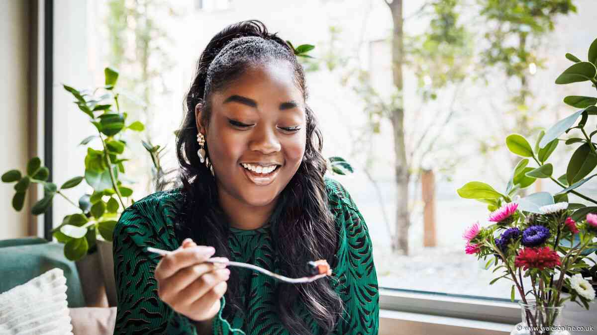 Exactly when to eat dinner as 'best time' revealed for better health