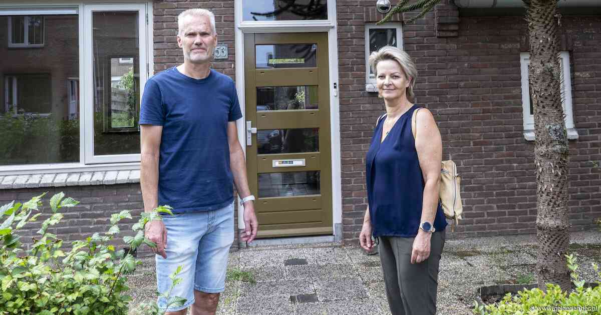 Tonnie haalt het huurhuis van zijn stervende moeder leeg, maar dat komt hem nu duur te staan: ‘Ongelooflijk wat ze vragen’