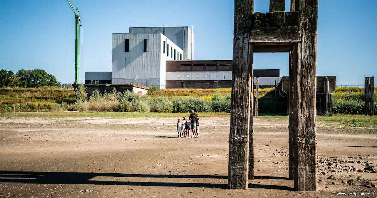 Droogte zorgt voor surrealistische beelden bij deze oude kerncentrale: ‘Dit is zo bizar’