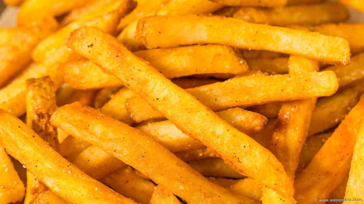 Chips will be crunchier and tastier if you cover them in 1 simple ingredient chef loves