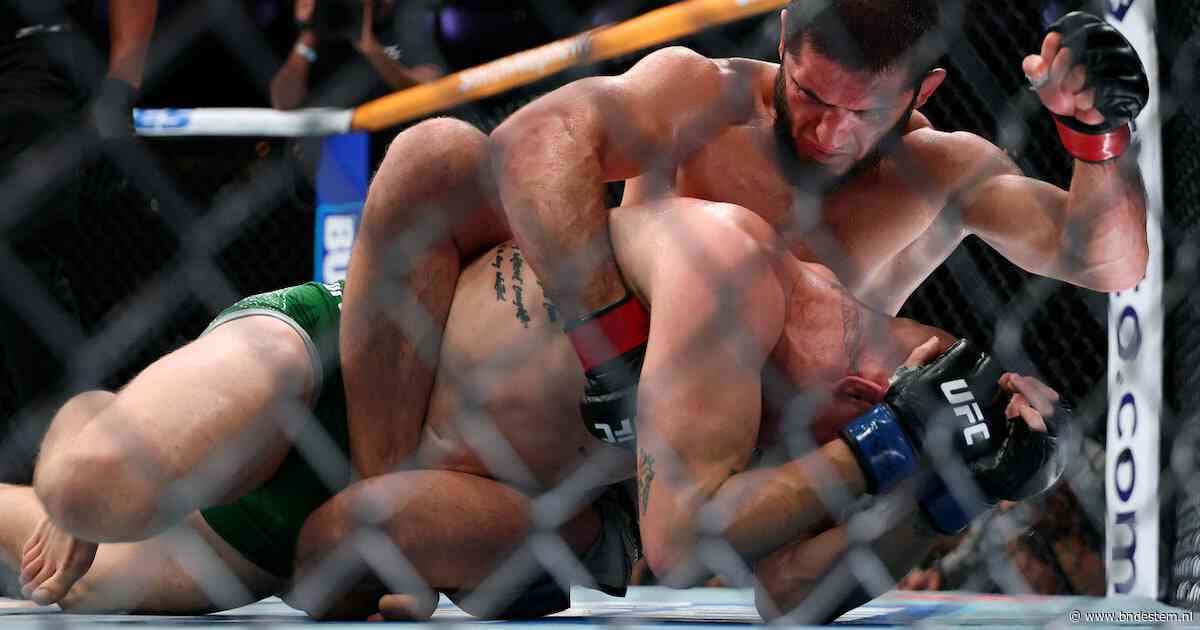 Islam Makhachev vecht historisch UFC-record uit de boeken met zwaarbevochten zege in titelpartij