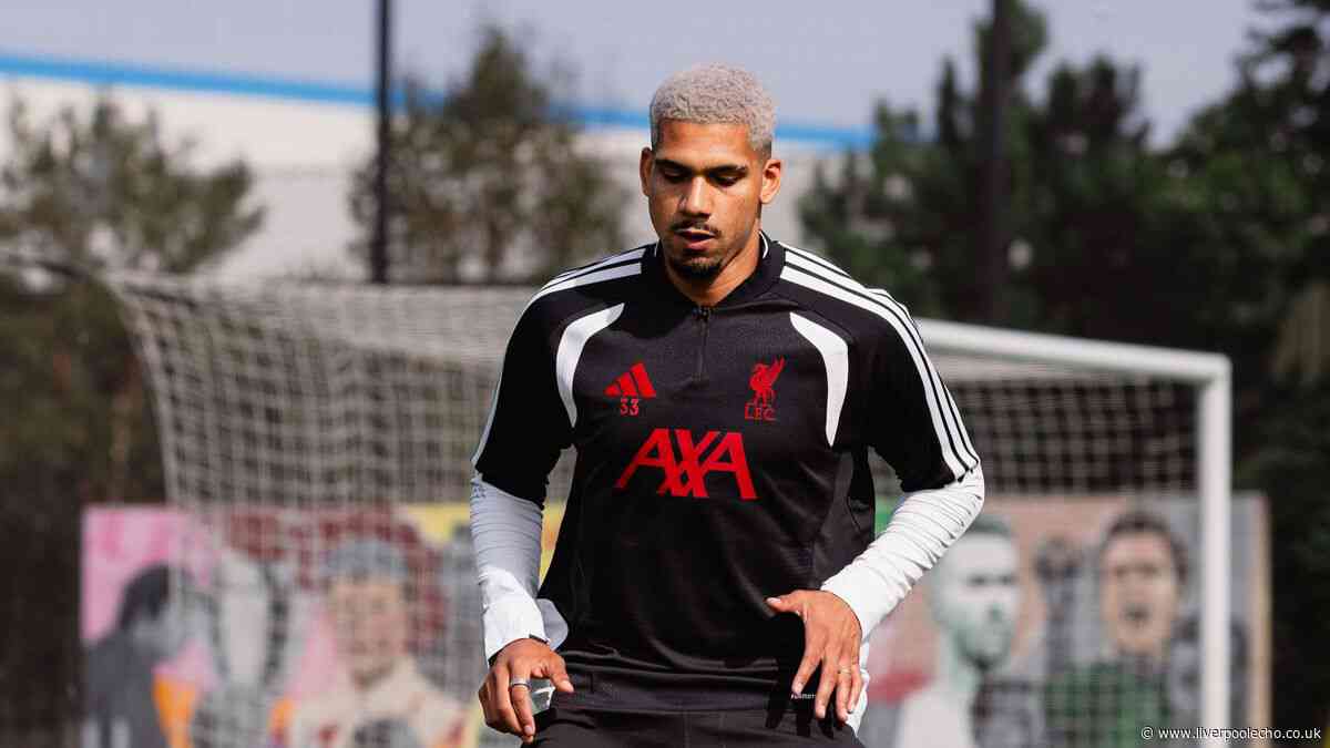 Liverpool line-ups vs Como as Victor Munoz and Ronald Araujo decisions made