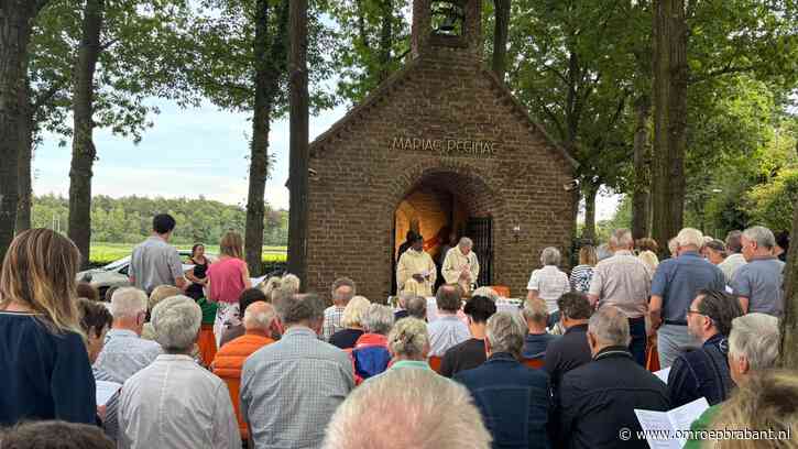 De openluchtmis bij deze Mariakapel is populairder dan ooit