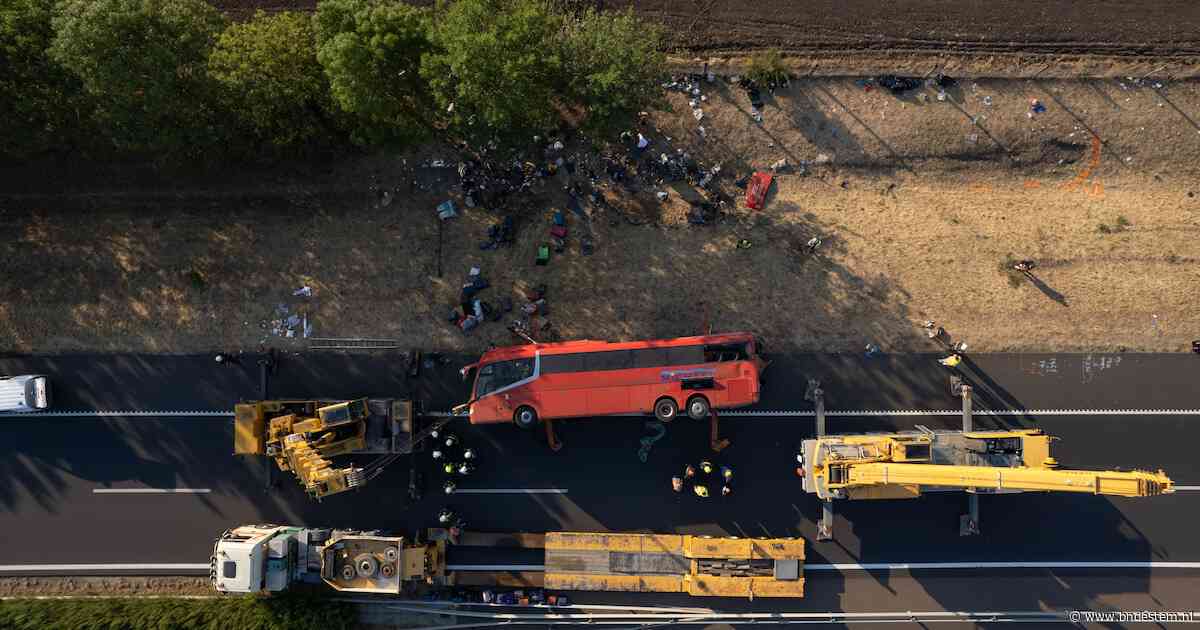 Ernstig ongeluk met toeristenbus in Hongarije: twaalf doden en zeker twintig gewonden