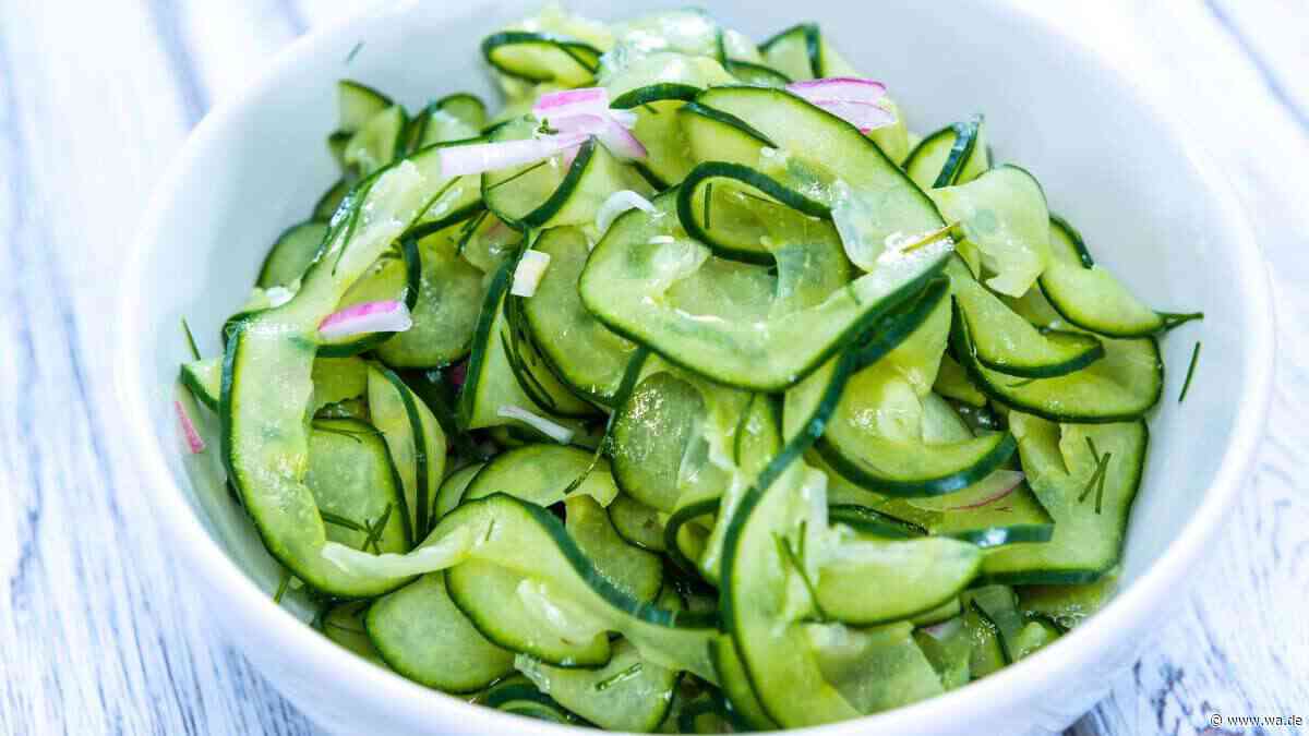 Nur 4 Zutaten und ein ganz besonderer Kniff: So einfach gelingt Jamie Olivers Gurkensalat