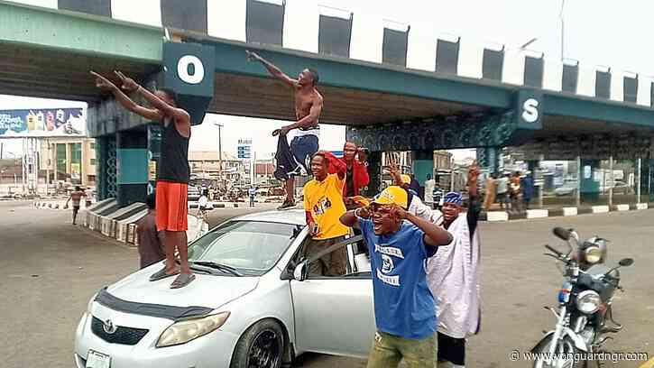Photos: Residents jubilate as INEC declares Adeleke winner of Osun election