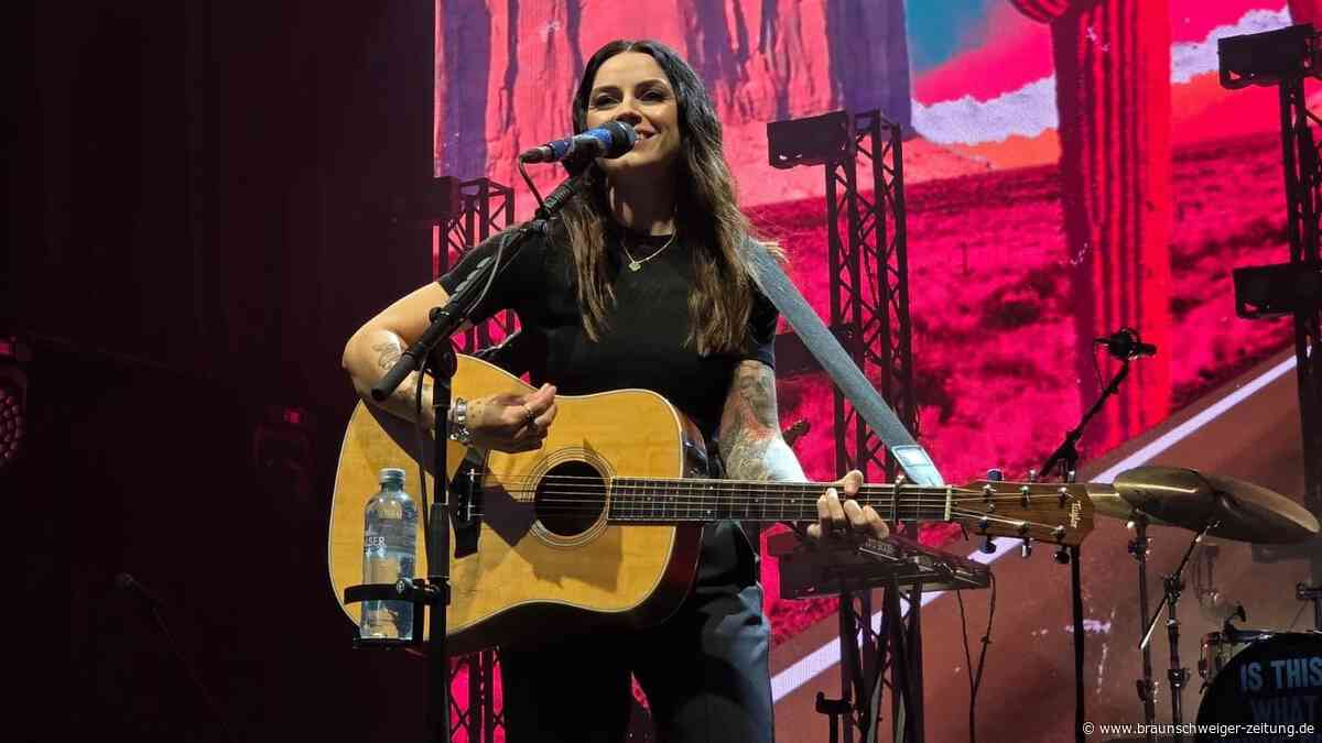 „No Scotland, no Party“: Ausverkaufte Autostadt feiert Amy Macdonald