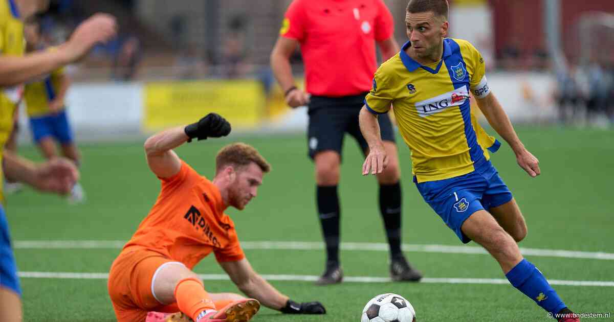 Robert Mutzers haalt de trekker vier keer over bij debuut Dongen in derde divisie