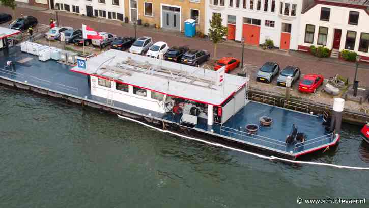 Binnenvaartschip raakt Bunkerstation Delta in Dordrecht