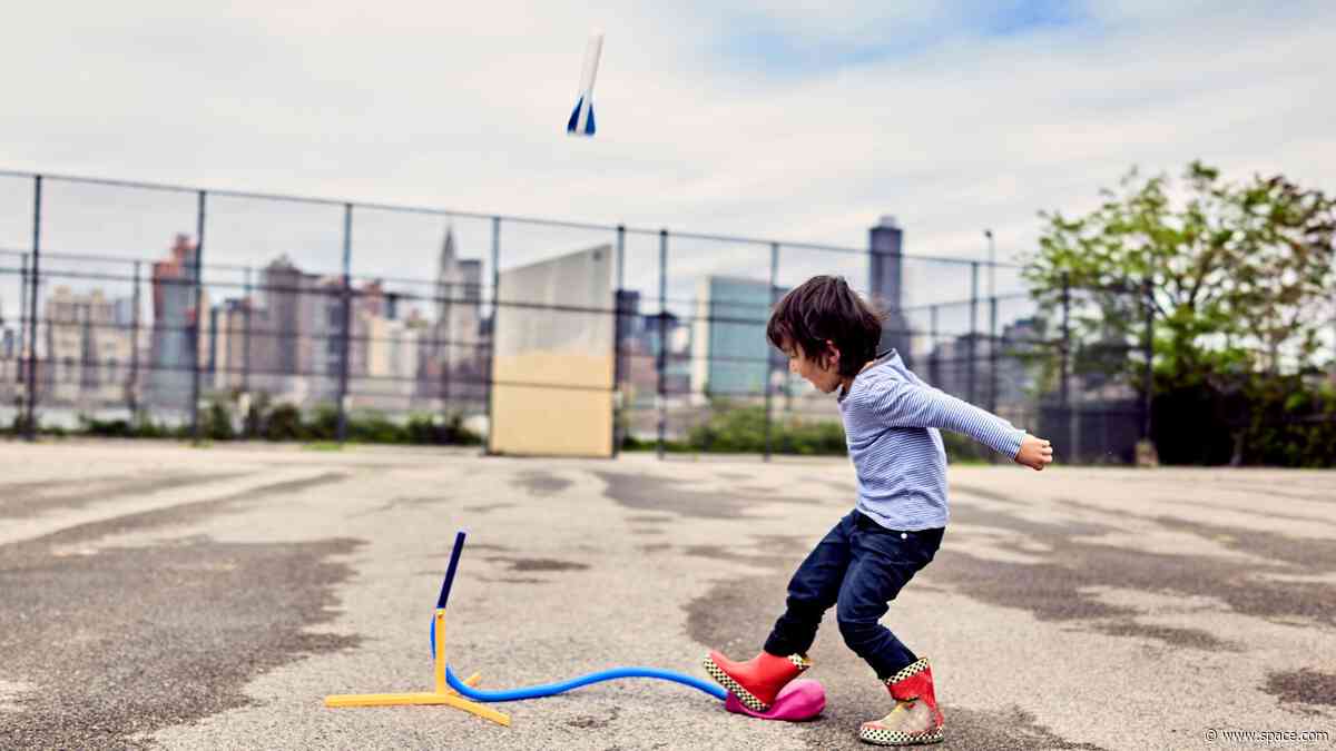 Stomp Rockets: The perfect start to model rocketry for kids?