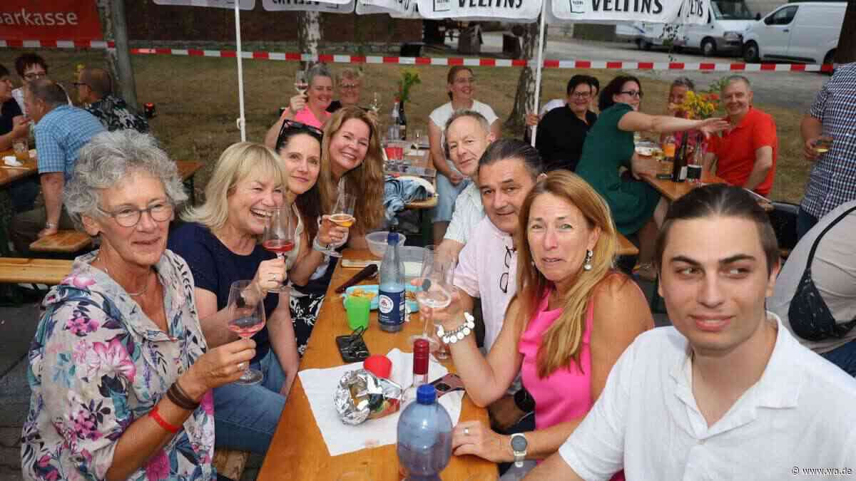 Weinfest bleibt Publikumsmagnet und zieht ins nächste Dorf – „Total begeistert“