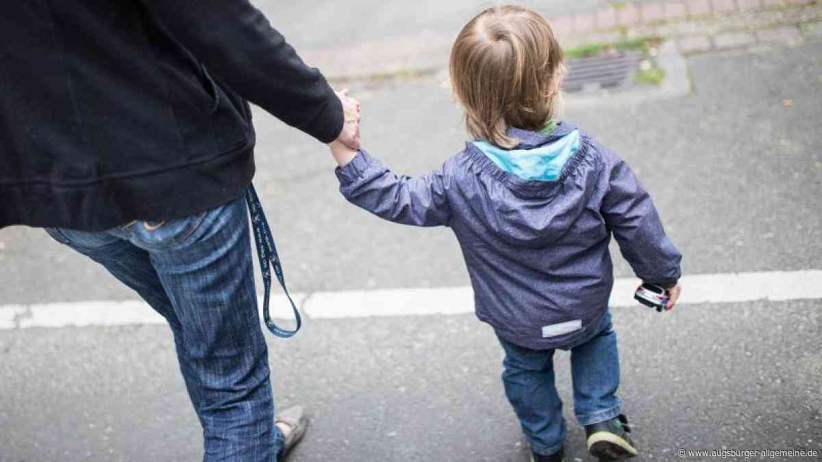 „Man fühlt sich komplett hilflos“: Alleinerziehende Augsburgerin hat Angst vor der Zukunft